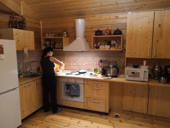 Кухонный гарнитур из массива